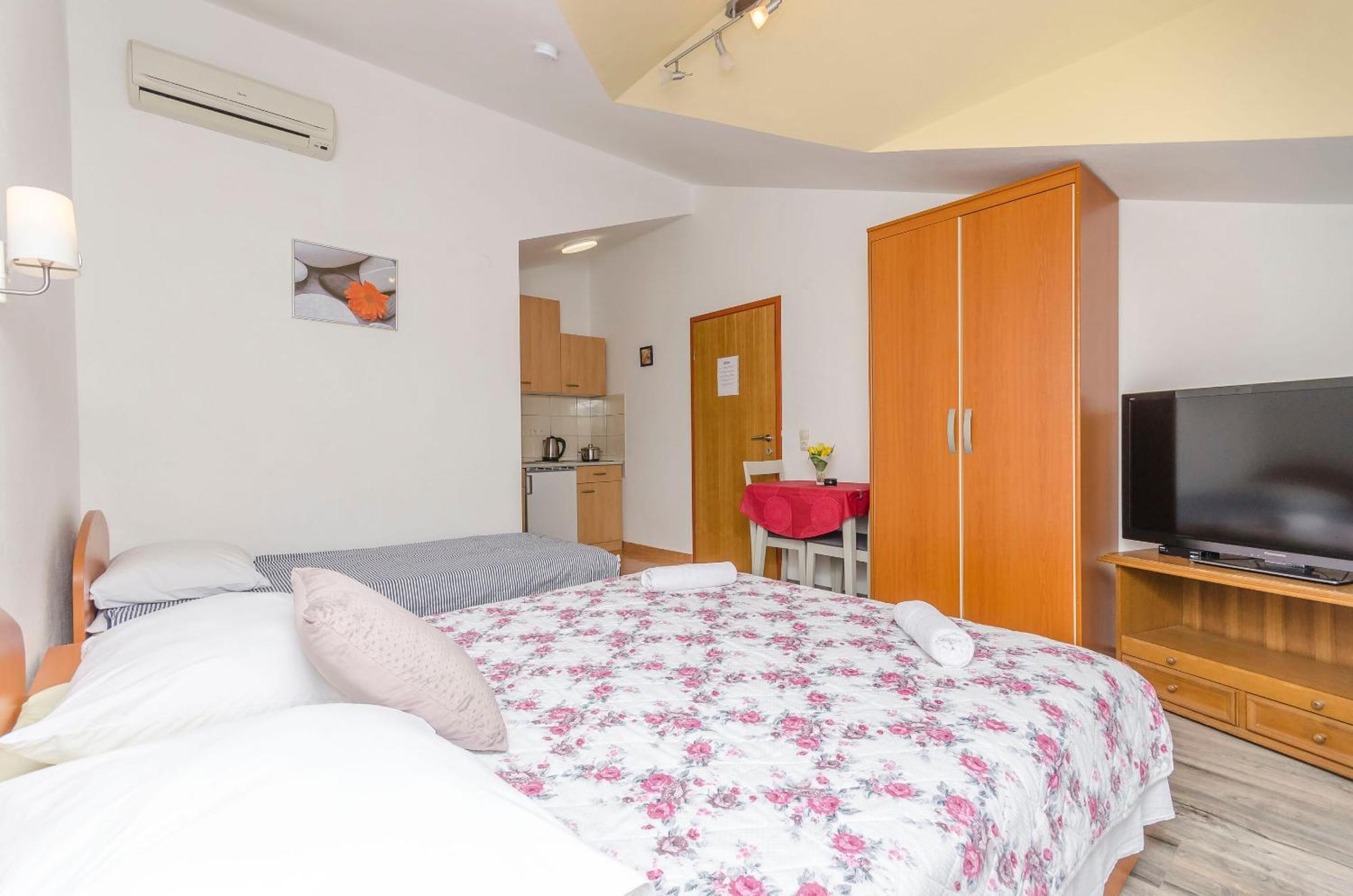 Apartments Rajka Vodice Exterior foto
